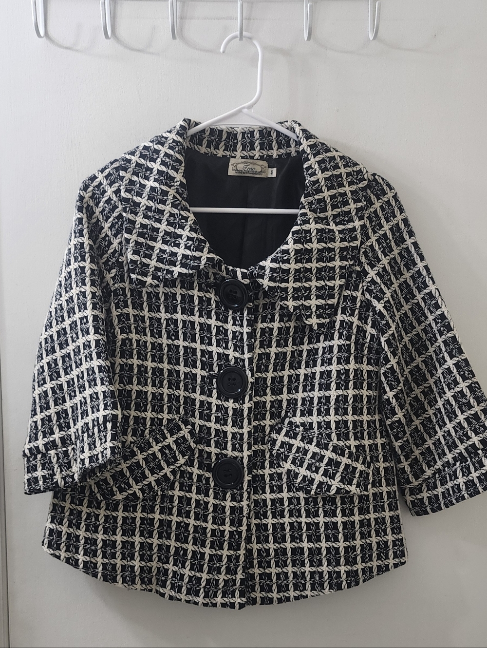 Trac Black and White Woven Textured Jacket, Size‎ Small.